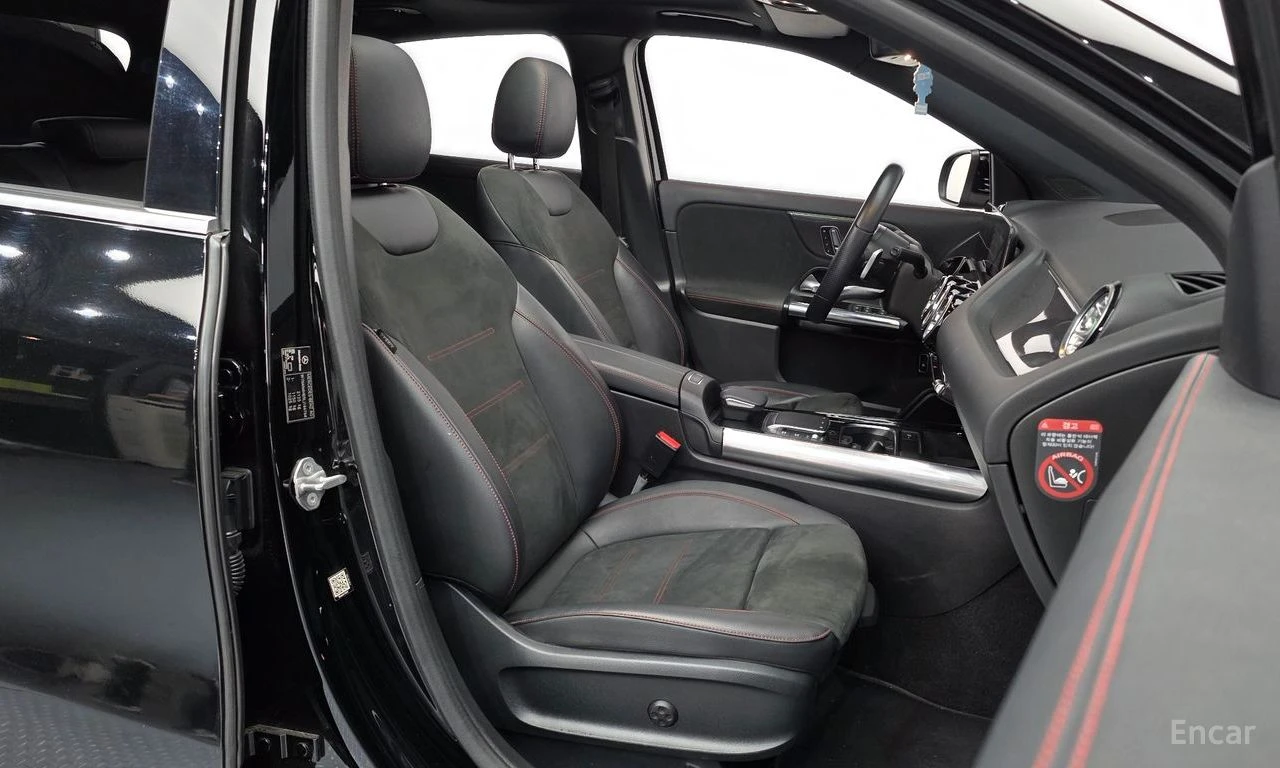 Mercedes-Benz GLA 250 4MATIC* AMG* AMBIENT* ПОДГРЕВ* КАМЕРА* КЕЙЛЕС, снимка 9 - Автомобили и джипове - 54480345