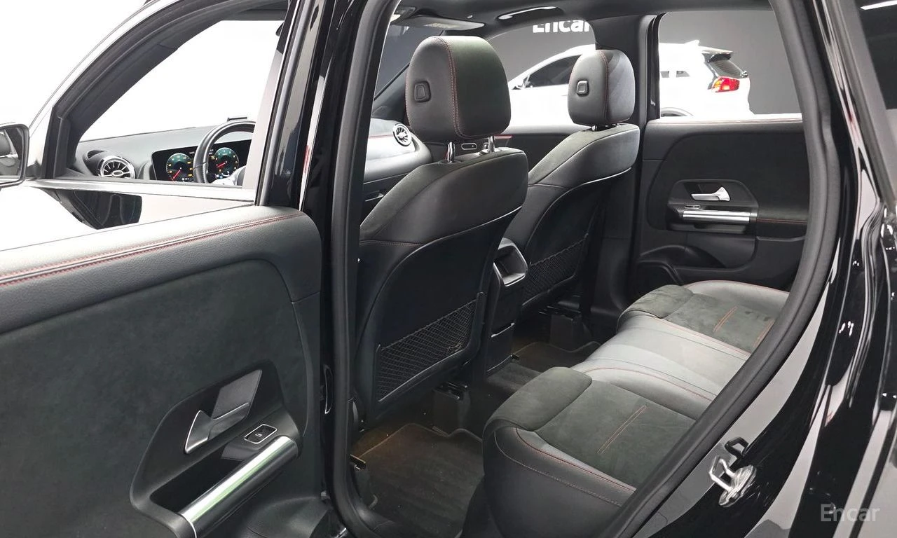 Mercedes-Benz GLA 250 4MATIC* AMG* AMBIENT* ПОДГРЕВ* КАМЕРА* КЕЙЛЕС, снимка 15 - Автомобили и джипове - 54480345