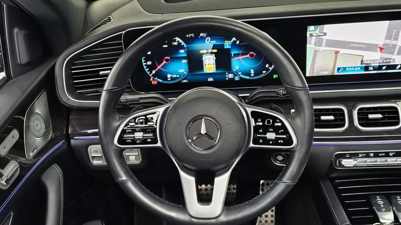 Mercedes-Benz GLE 400d | AMG | 4Matic | 360 Камера | Подгрев | , снимка 11 - Автомобили и джипове - 54518346