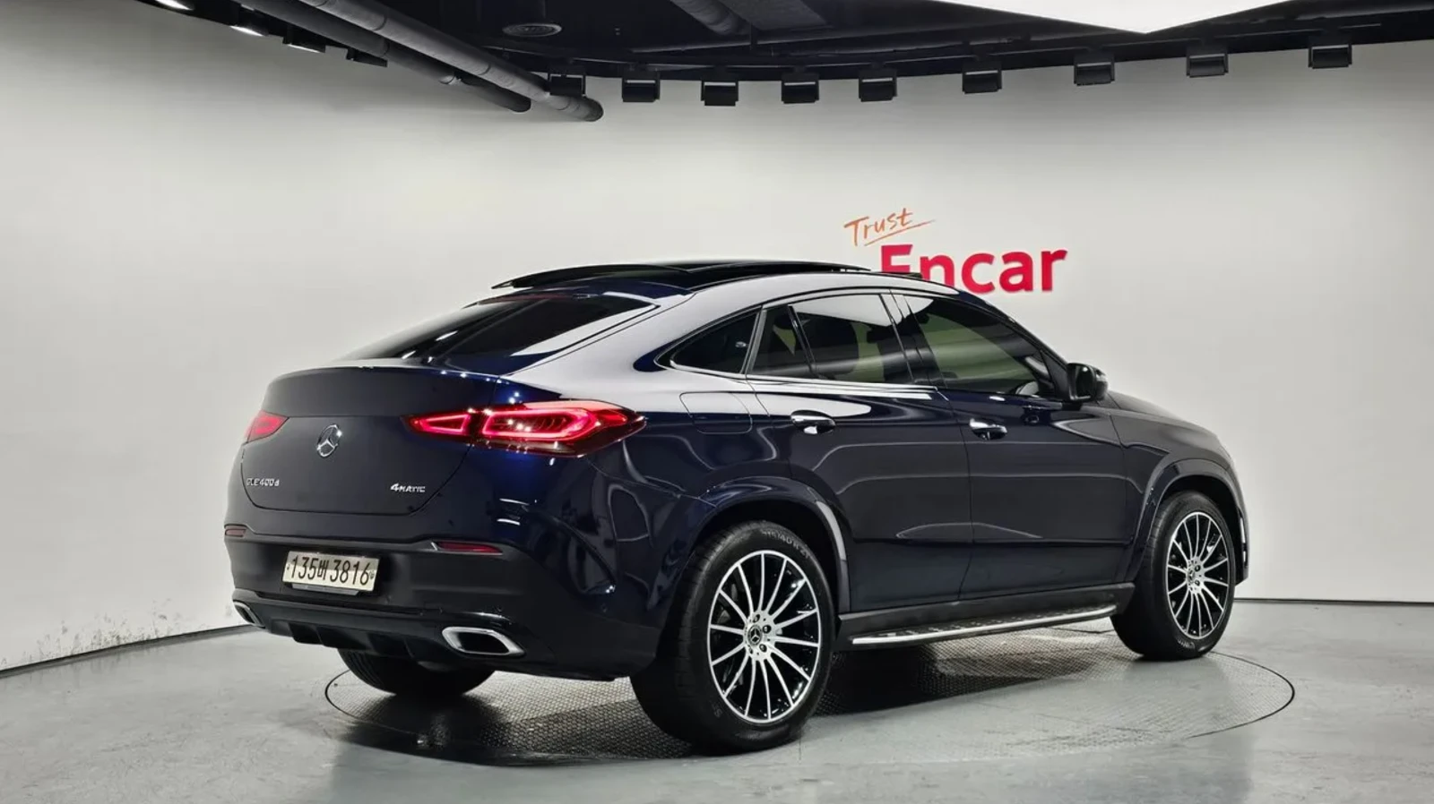 Mercedes-Benz GLE 400d | AMG | 4Matic | 360 Камера | Подгрев | , снимка 3 - Автомобили и джипове - 54518346