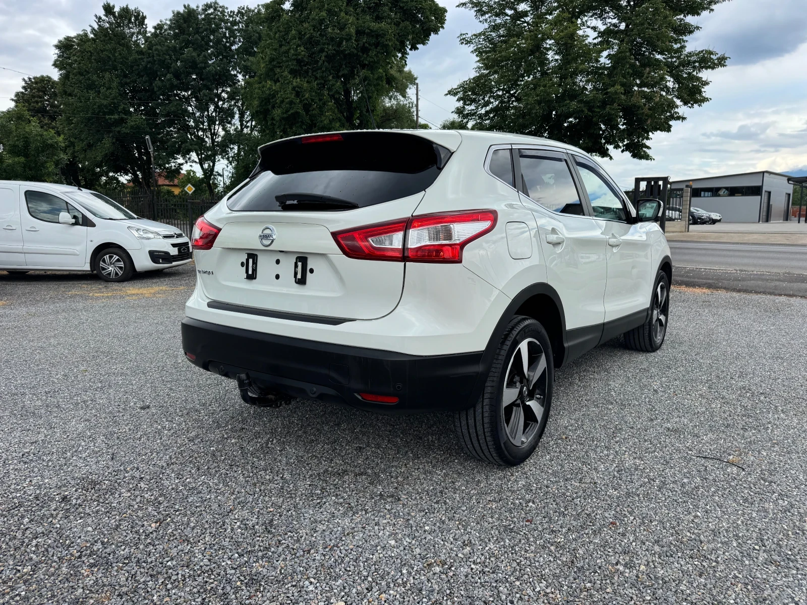 Nissan Qashqai 1.2DIG-T AUTOMATIK N-CONNECTA FULL!!, снимка 6 - Автомобили и джипове - 54653225