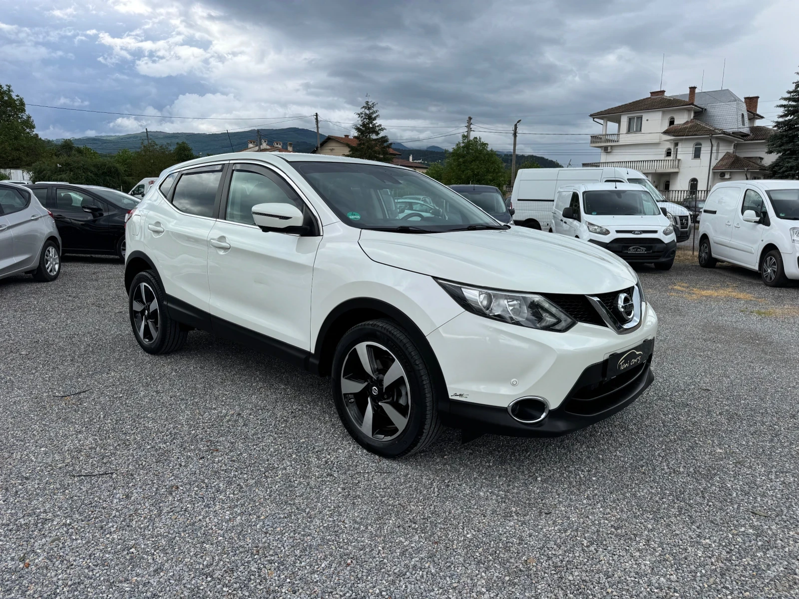 Nissan Qashqai 1.2DIG-T AUTOMATIK N-CONNECTA FULL!!, снимка 9 - Автомобили и джипове - 54653225