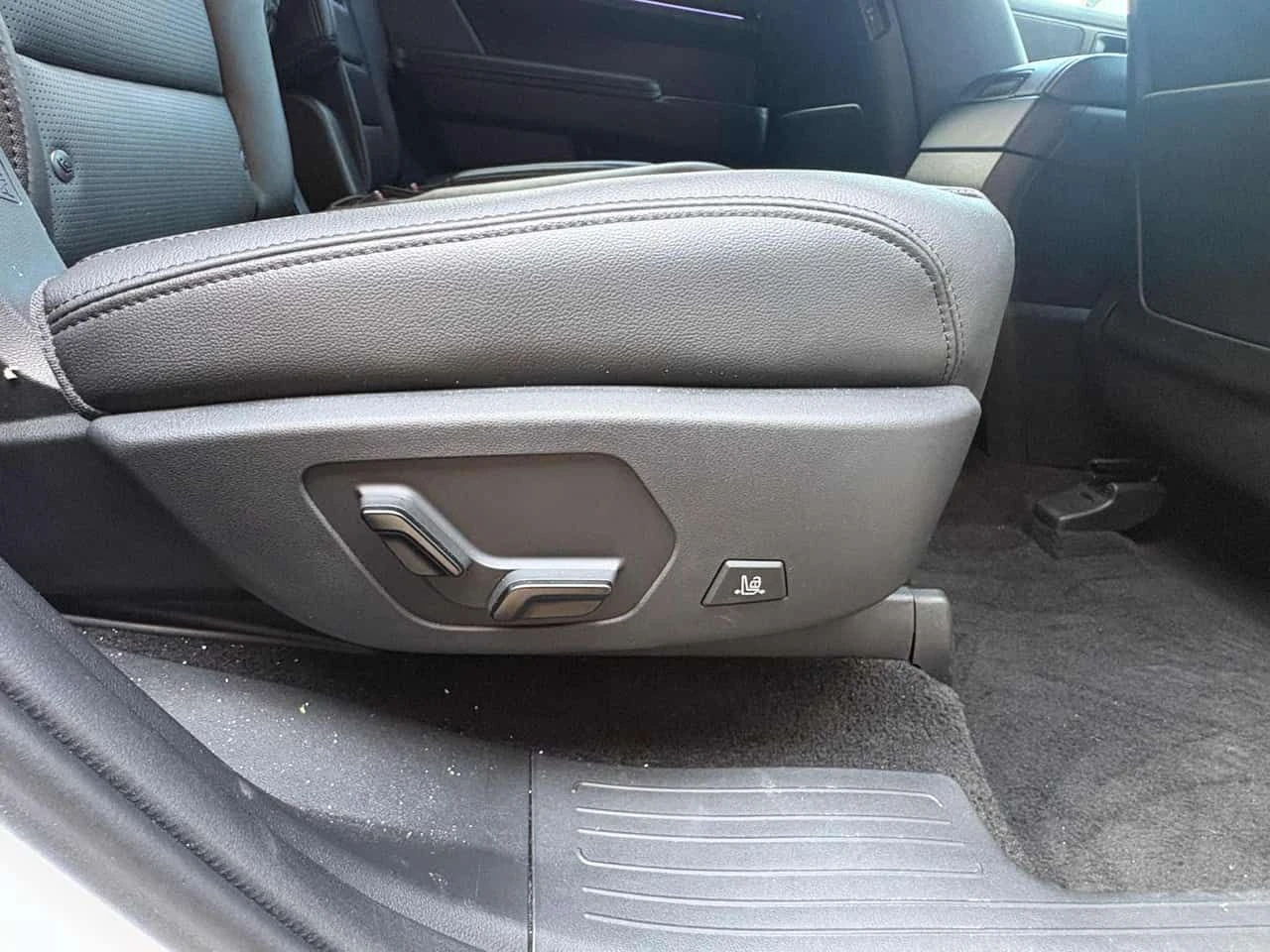 Hyundai Santa fe Ultimate Calligraphy  CARFAX, снимка 13 - Автомобили и джипове - 55166757