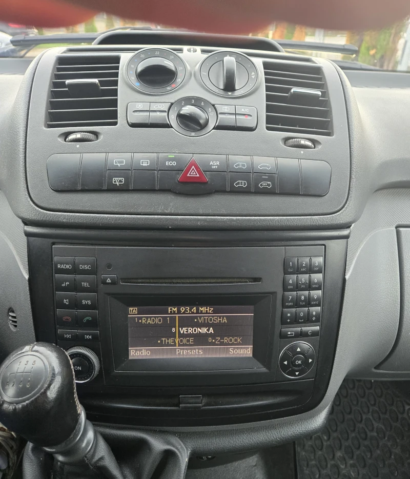 Mercedes-Benz Vito 2.2 CDI* Климатроник* Кожа* , снимка 10 - Бусове и автобуси - 52502435