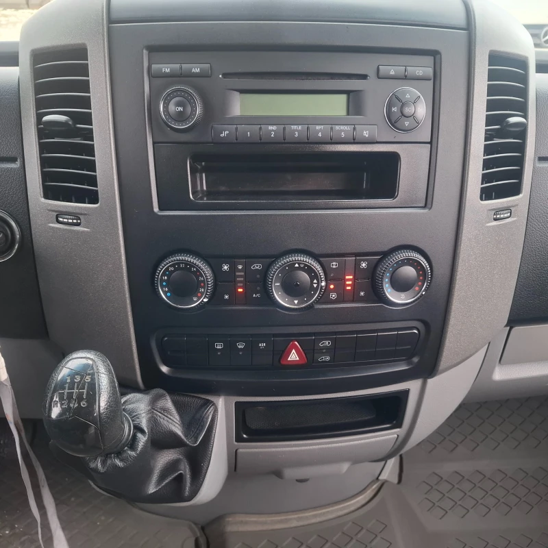 Mercedes-Benz Sprinter 315CDI Двоен Климатик Регистриран, снимка 11 - Бусове и автобуси - 53292974