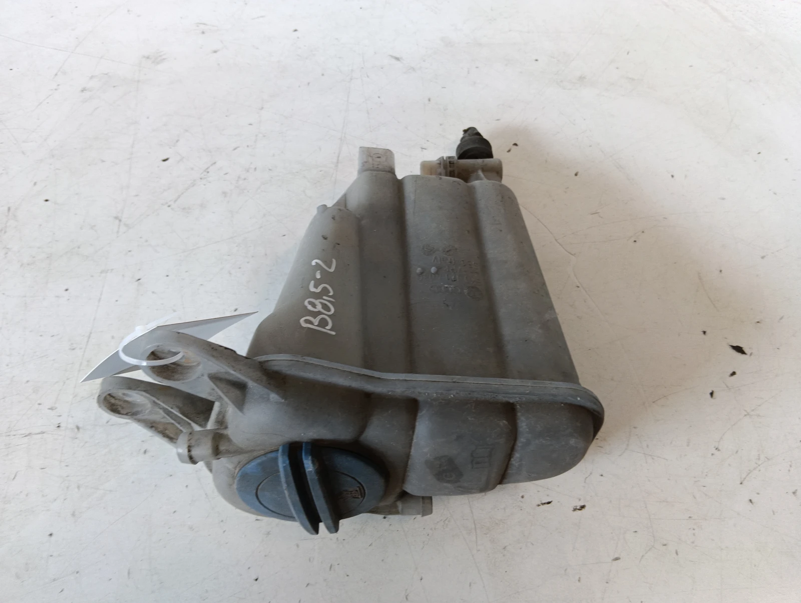 казанче антифриз 8K0121403Q 2.0TDI Audi A4