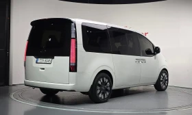 Hyundai Staria ГАЗ* 9 МЕСТЕН* ДВД * 360КАМЕРИ * ПОДГРЕВИ * ОБДУХВ, снимка 2