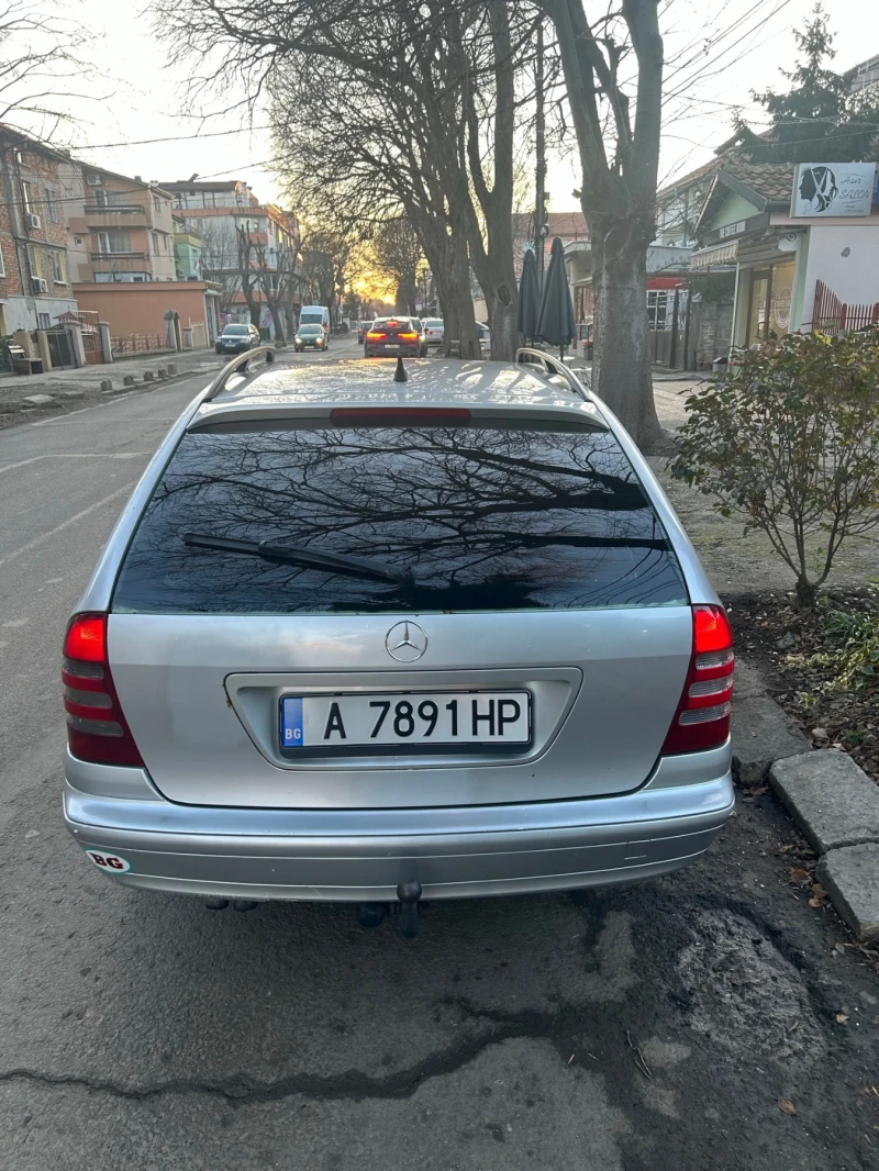 Mercedes-Benz C 220, снимка 2 - Автомобили и джипове - 48726325