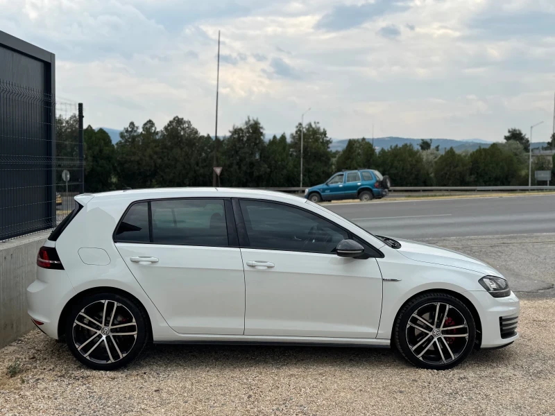 VW Golf 2.0GTD* 184* DSG* Дистроник* АктивСаунд* , снимка 4 - Автомобили и джипове - 51061558