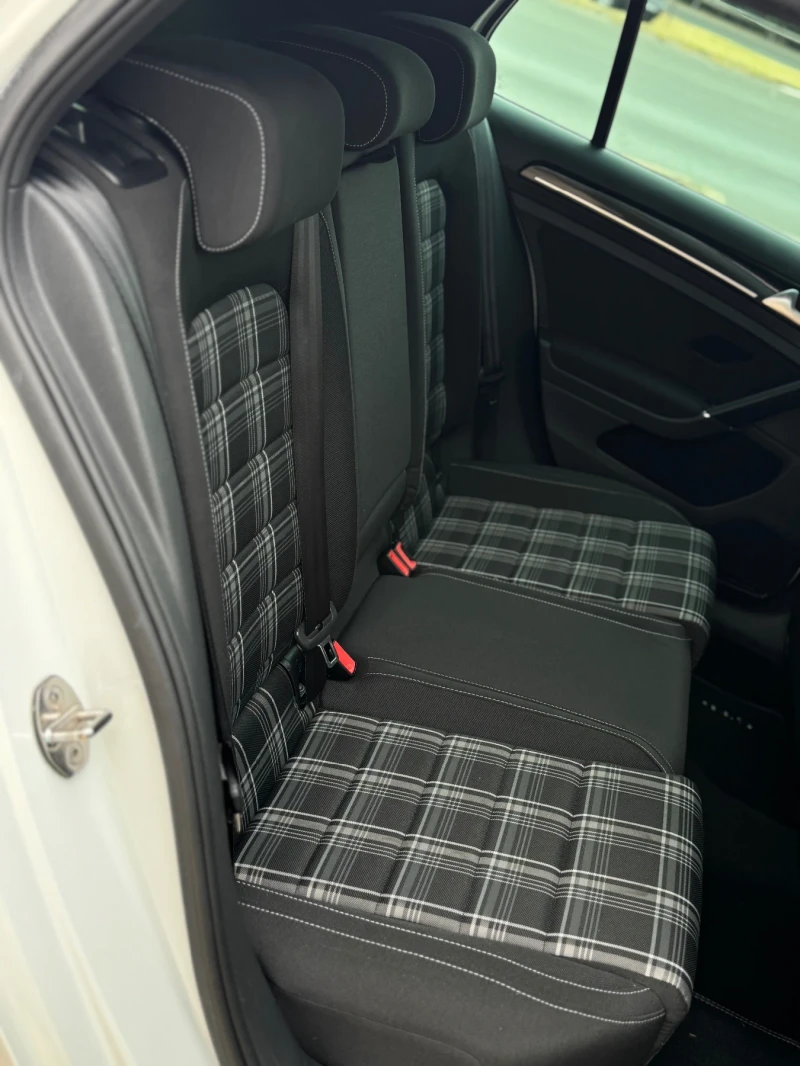 VW Golf 2.0GTD* 184* DSG* Дистроник* АктивСаунд* , снимка 12 - Автомобили и джипове - 51061558