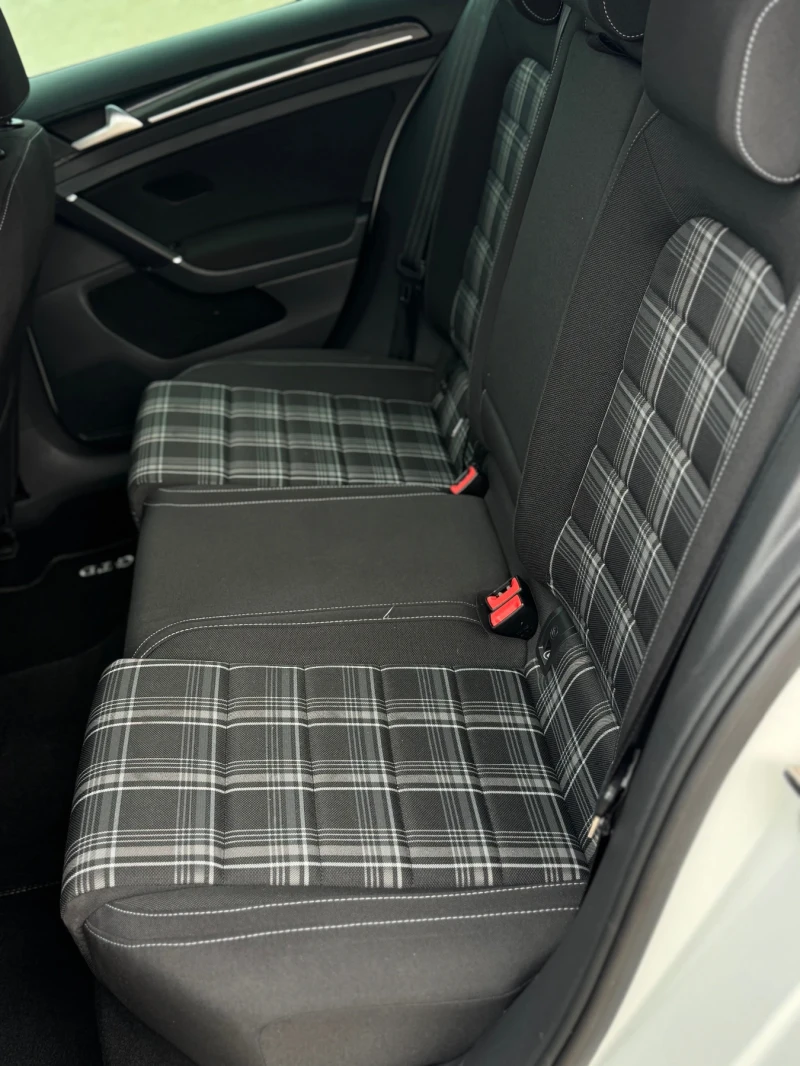 VW Golf 2.0GTD* 184* DSG* Дистроник* АктивСаунд* , снимка 13 - Автомобили и джипове - 51061558