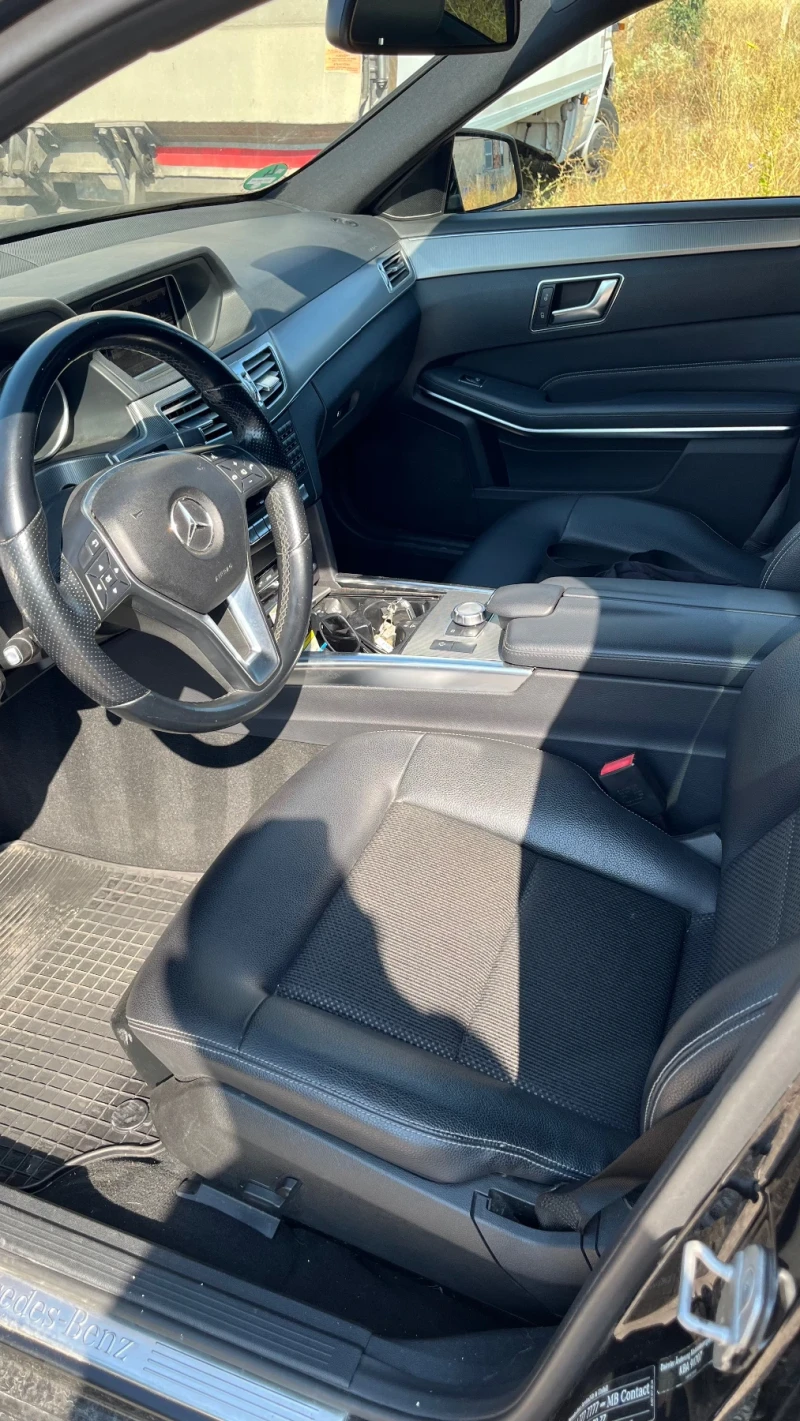 Mercedes-Benz E 220, снимка 10 - Автомобили и джипове - 52673695