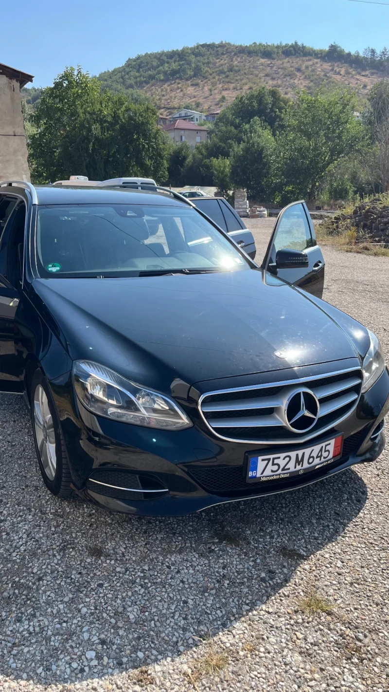 Mercedes-Benz E 220, снимка 3 - Автомобили и джипове - 52673695