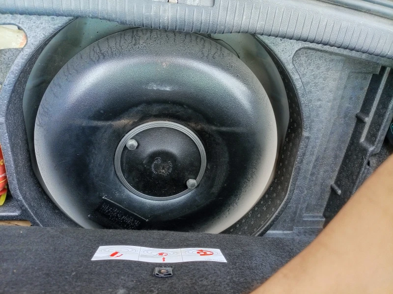 VW Golf 1.6 газ, снимка 14 - Автомобили и джипове - 52352273