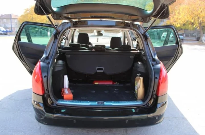 Peugeot 308 308SW 1.6hdi, снимка 6 - Автомобили и джипове - 52725507