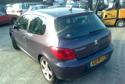 Peugeot 307 1.4i/1.6i/2.0i/1.6HDi/2.0HDi, снимка 5 - Автомобили и джипове - 5207264