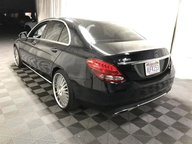 Mercedes-Benz C 300, снимка 4 - Автомобили и джипове - 48718457