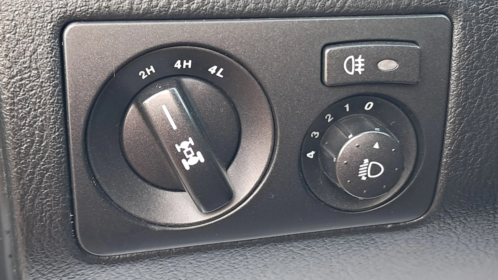 SsangYong Rexton 4X4 ���� �� 7����� ���������� ����� ���� ����� ��� | Mobile.bg � ����������� 12