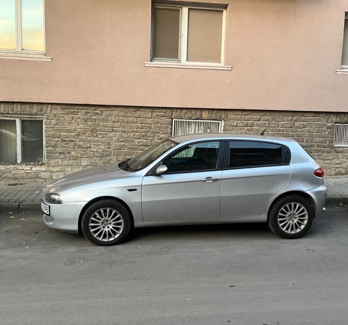 Alfa Romeo 147 1.9JTDm - изображение 2