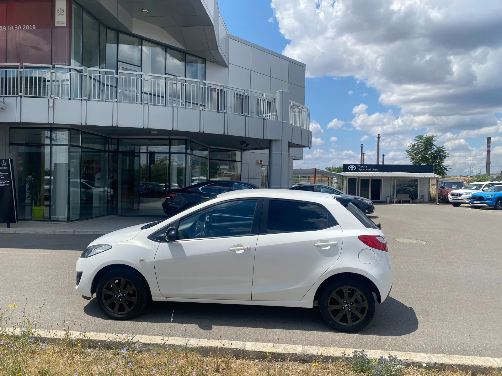 Mazda 2 1.3 - изображение 7
