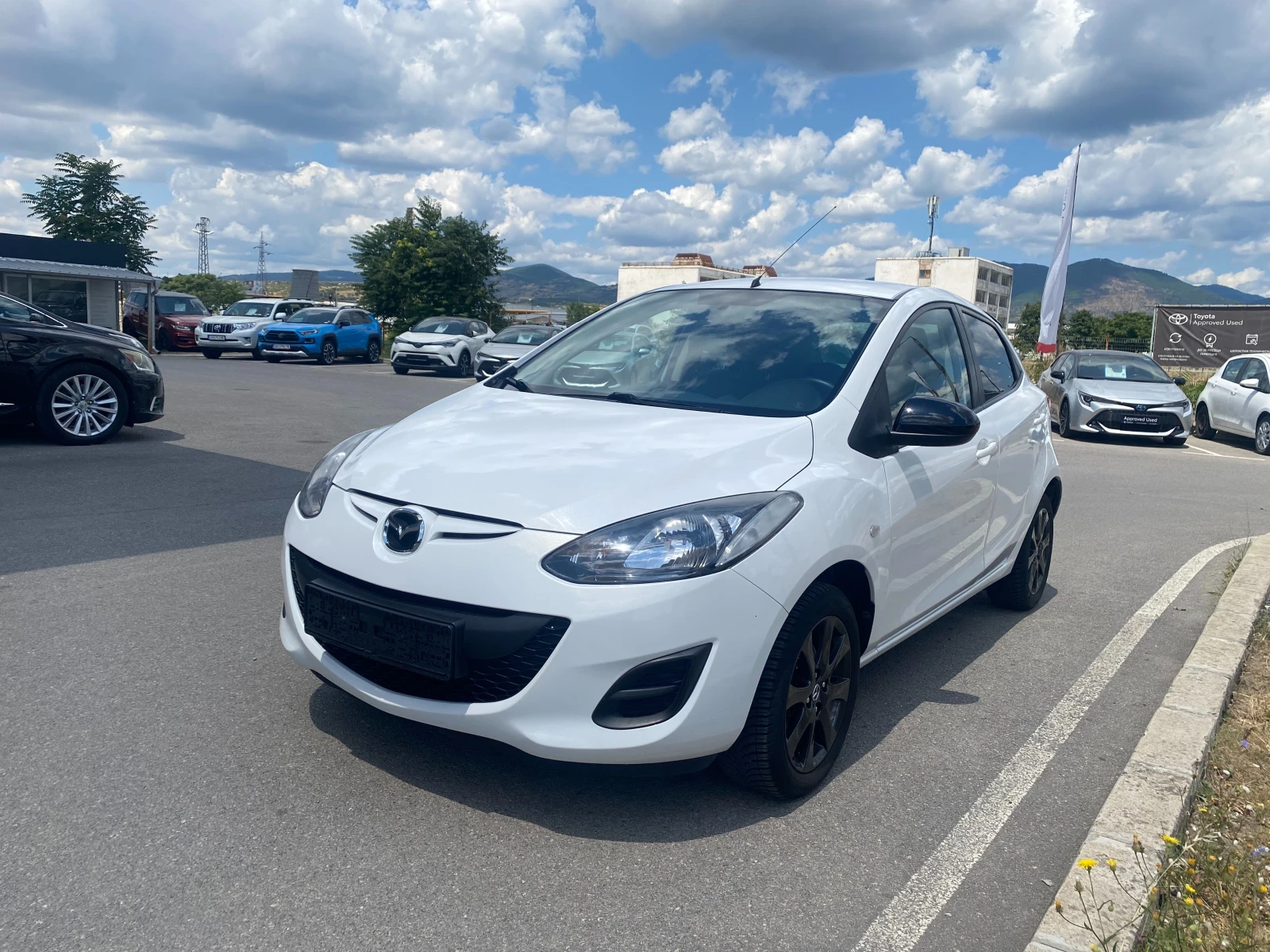 Mazda 2 1.3 - изображение 8