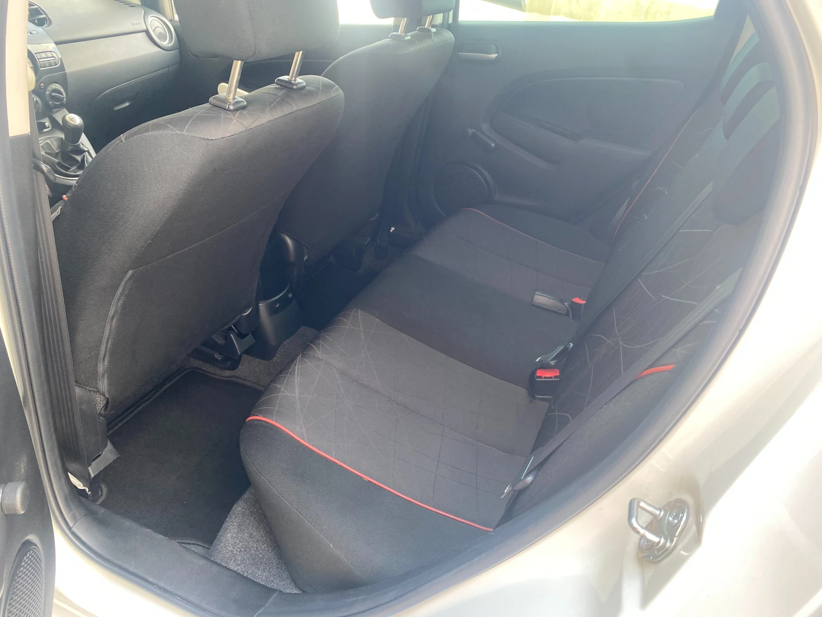 Mazda 2 1.3 | Mobile.bg — изображение 12