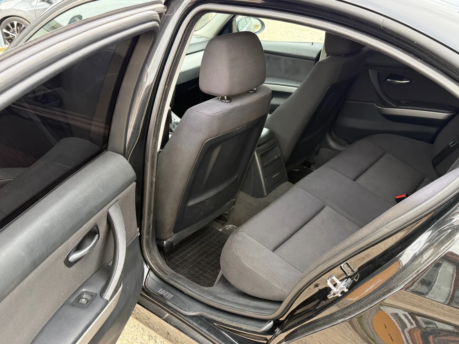 BMW 320, снимка 7 - Автомобили и джипове - 53846600