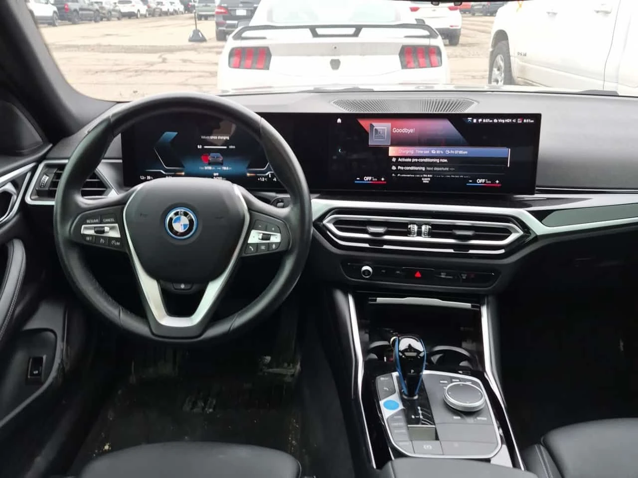 BMW i4 EDRIVE40| PANORAMA| 2 KЛЮЧА| CARFAX| , снимка 8 - Автомобили и джипове - 54069606