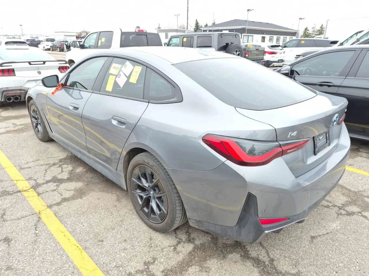 BMW i4 EDRIVE40| PANORAMA| 2 KЛЮЧА| CARFAX| , снимка 4 - Автомобили и джипове - 54069606