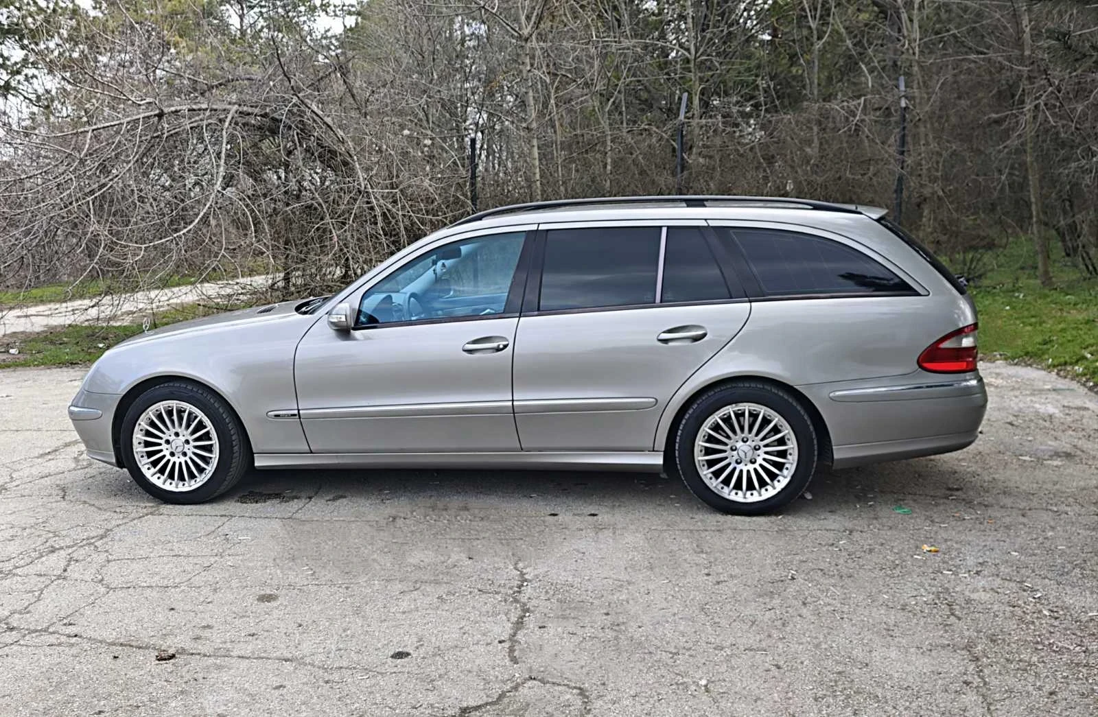 Mercedes-Benz E 320 3.2 CDI, снимка 2 - Автомобили и джипове - 54095400