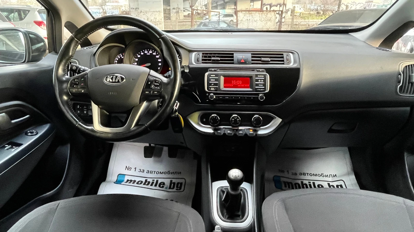Kia Rio, снимка 8 - Автомобили и джипове - 54133607