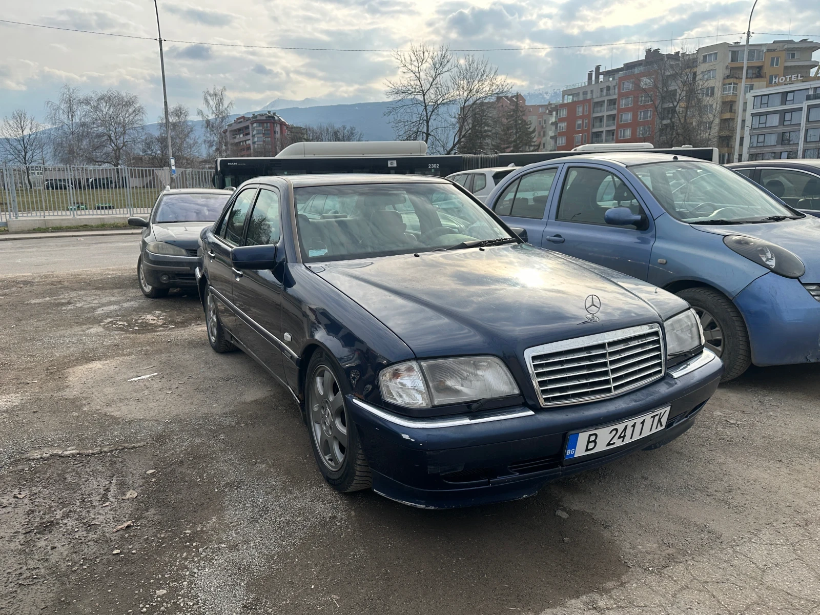 Mercedes-Benz C 280 Автоматик, климатик, 197к.с., снимка 2 - Автомобили и джипове - 54246841