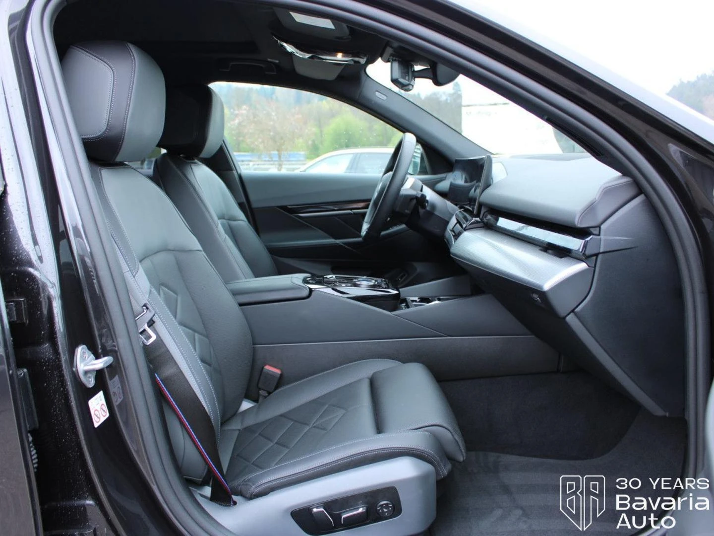 BMW i5 40 xDrive M Sport Pro Panorama, снимка 10 - Автомобили и джипове - 54374628