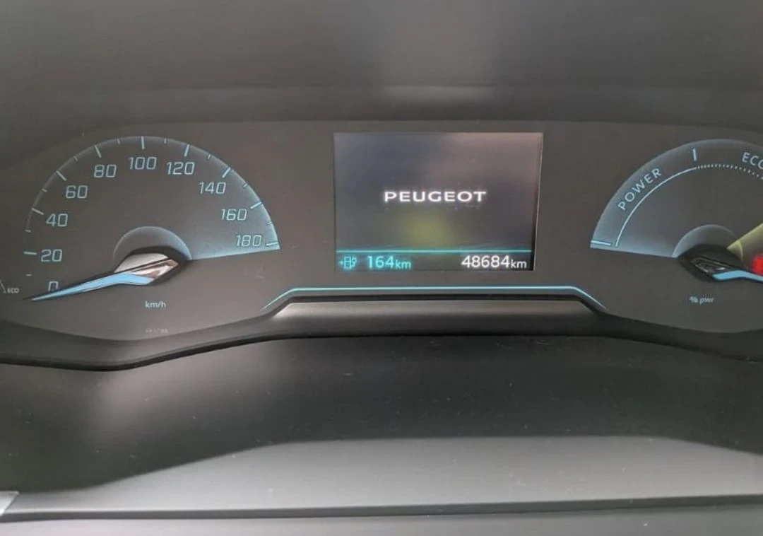 Peugeot 2008 Allure Pack, снимка 6 - Автомобили и джипове - 54486369