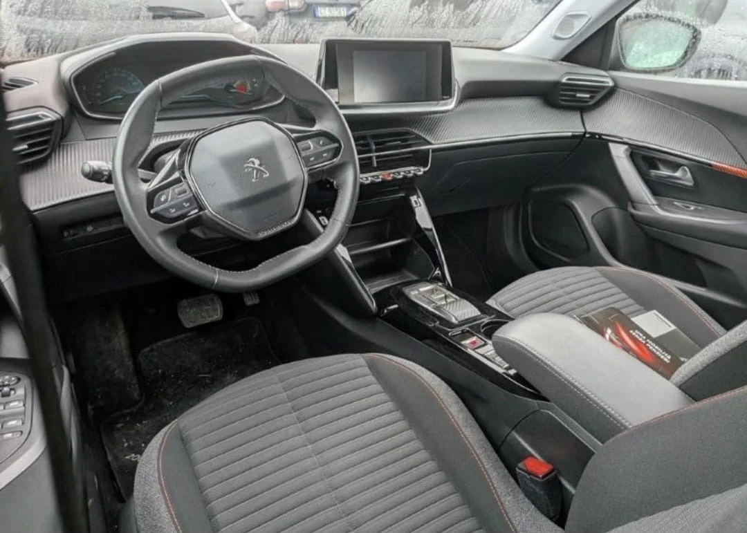 Peugeot 2008 Allure Pack, снимка 8 - Автомобили и джипове - 54486369