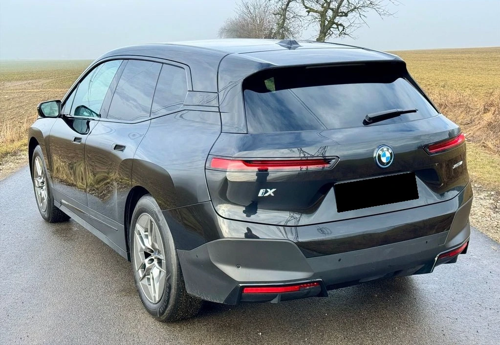 BMW iX xDrive40, снимка 2 - Автомобили и джипове - 54787555