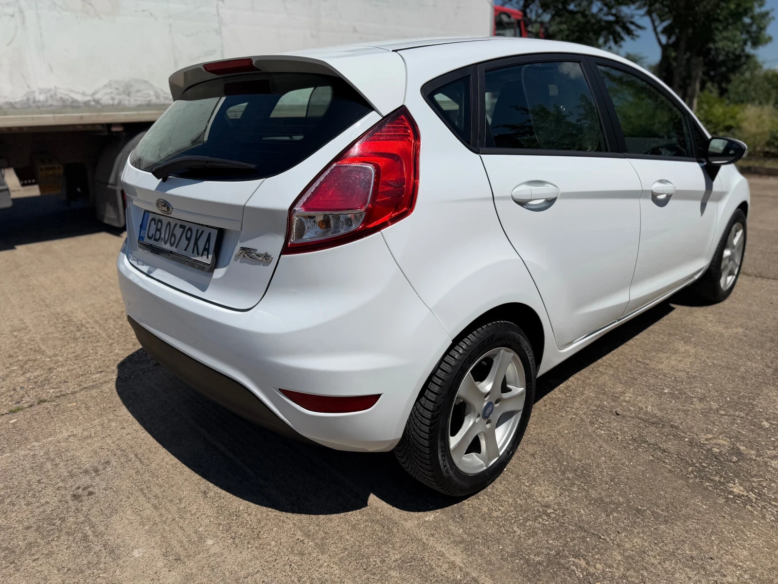 Ford Fiesta 1.5 tdci, снимка 6 - Автомобили и джипове - 55089252