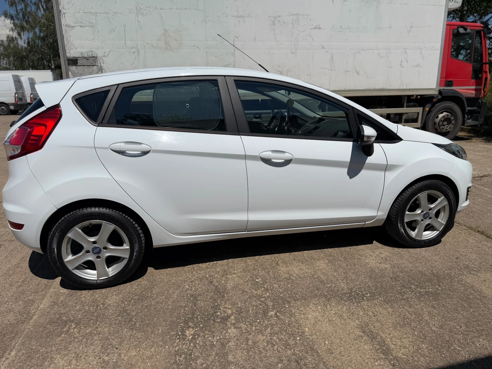 Ford Fiesta 1.5 tdci, снимка 3 - Автомобили и джипове - 55089252