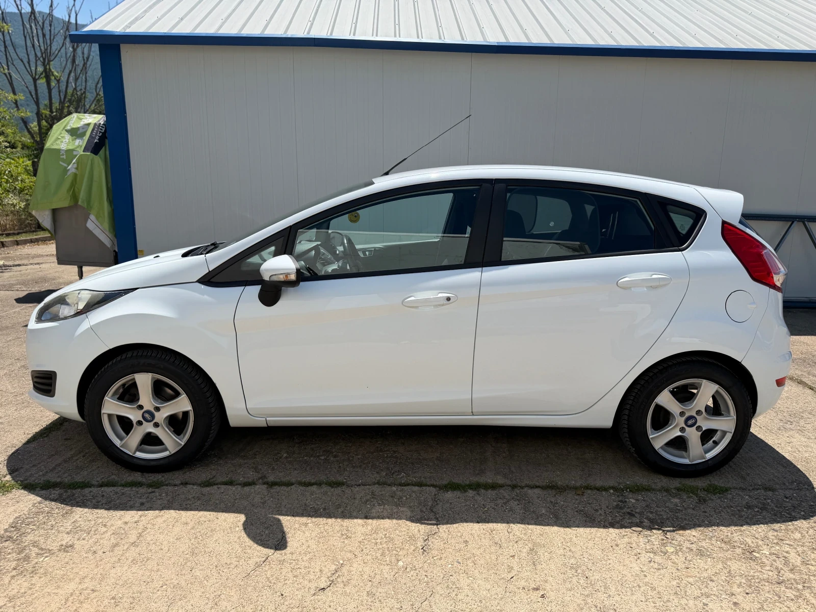 Ford Fiesta 1.5 tdci, снимка 4 - Автомобили и джипове - 55089252