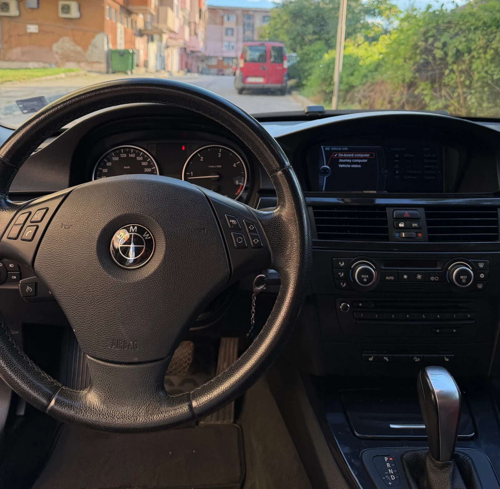 BMW 320 xDrive facelift, снимка 5 - Автомобили и джипове - 55164352