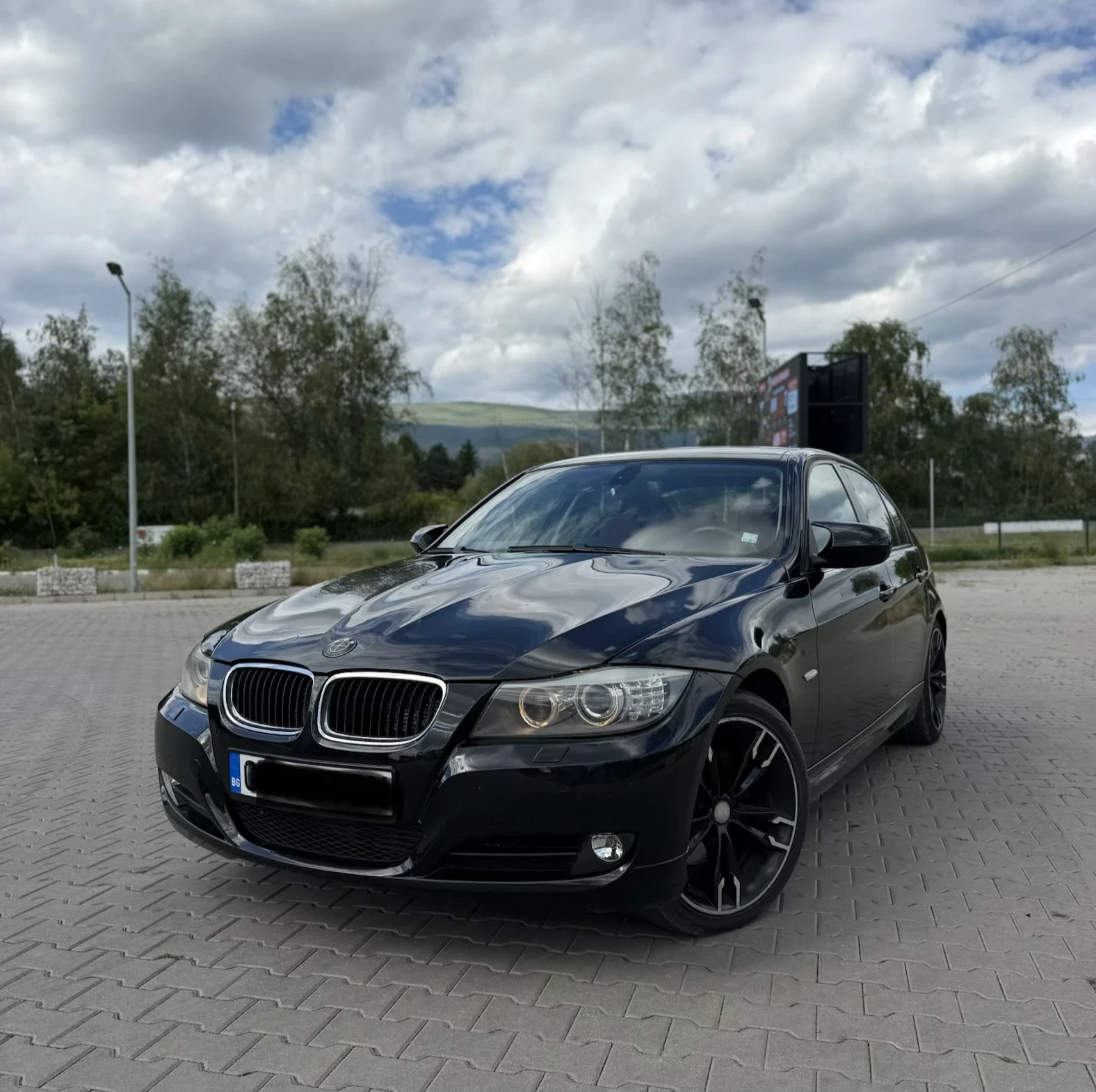 BMW 320 xDrive facelift, снимка 3 - Автомобили и джипове - 55164352