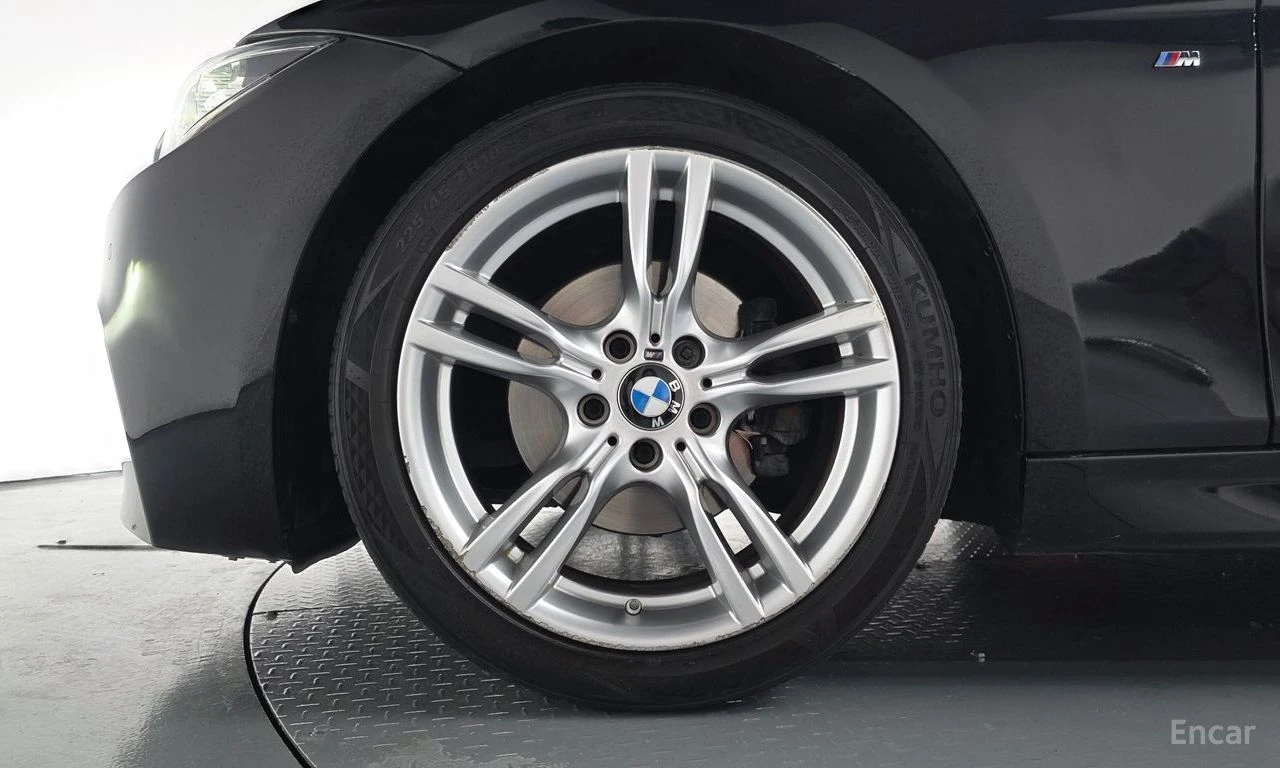 BMW 330 * ФИКСИРАНА ЦЕНА ДО БЪЛГАРИЯ * АВТОКРЕДИТ, снимка 5 - Автомобили и джипове - 55398741