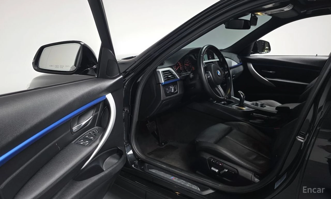 BMW 330 * ФИКСИРАНА ЦЕНА ДО БЪЛГАРИЯ * АВТОКРЕДИТ, снимка 15 - Автомобили и джипове - 55398741