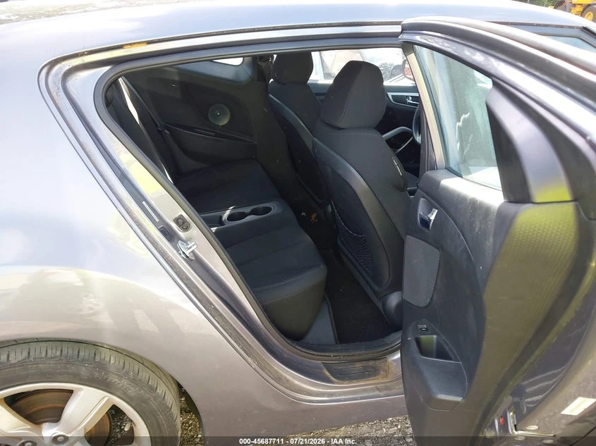 Hyundai Veloster  1.6L I-4 DI, DOHC, VVT, 132HP Front Wheel Drive | Mobile.bg � ����������� 8