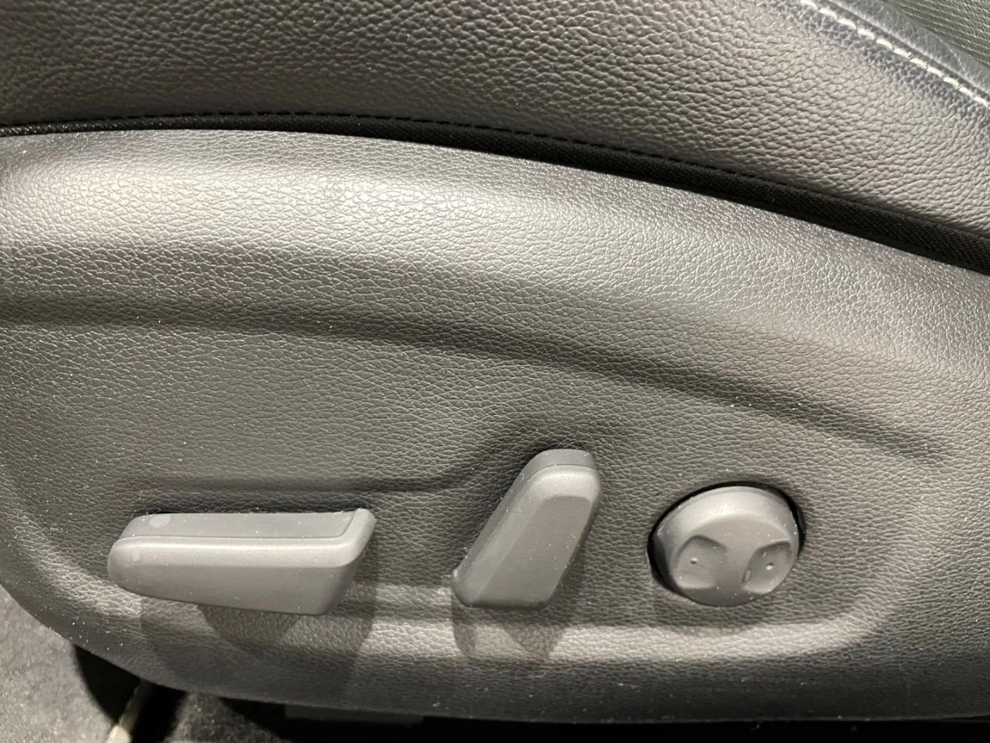 Kia XCeed PHEV/141HP/PLATINUM/PANO/CAM/MEMO/LED/CPLAY/595q, снимка 11 - Автомобили и джипове - 55662704