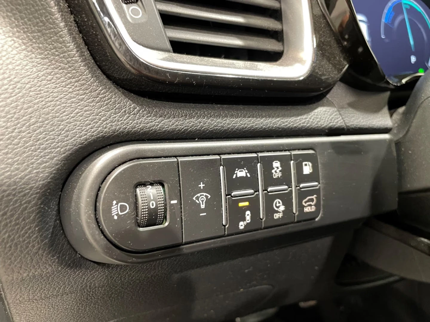 Kia XCeed PHEV/141HP/PLATINUM/PANO/CAM/MEMO/LED/CPLAY/595q, снимка 10 - Автомобили и джипове - 55662704
