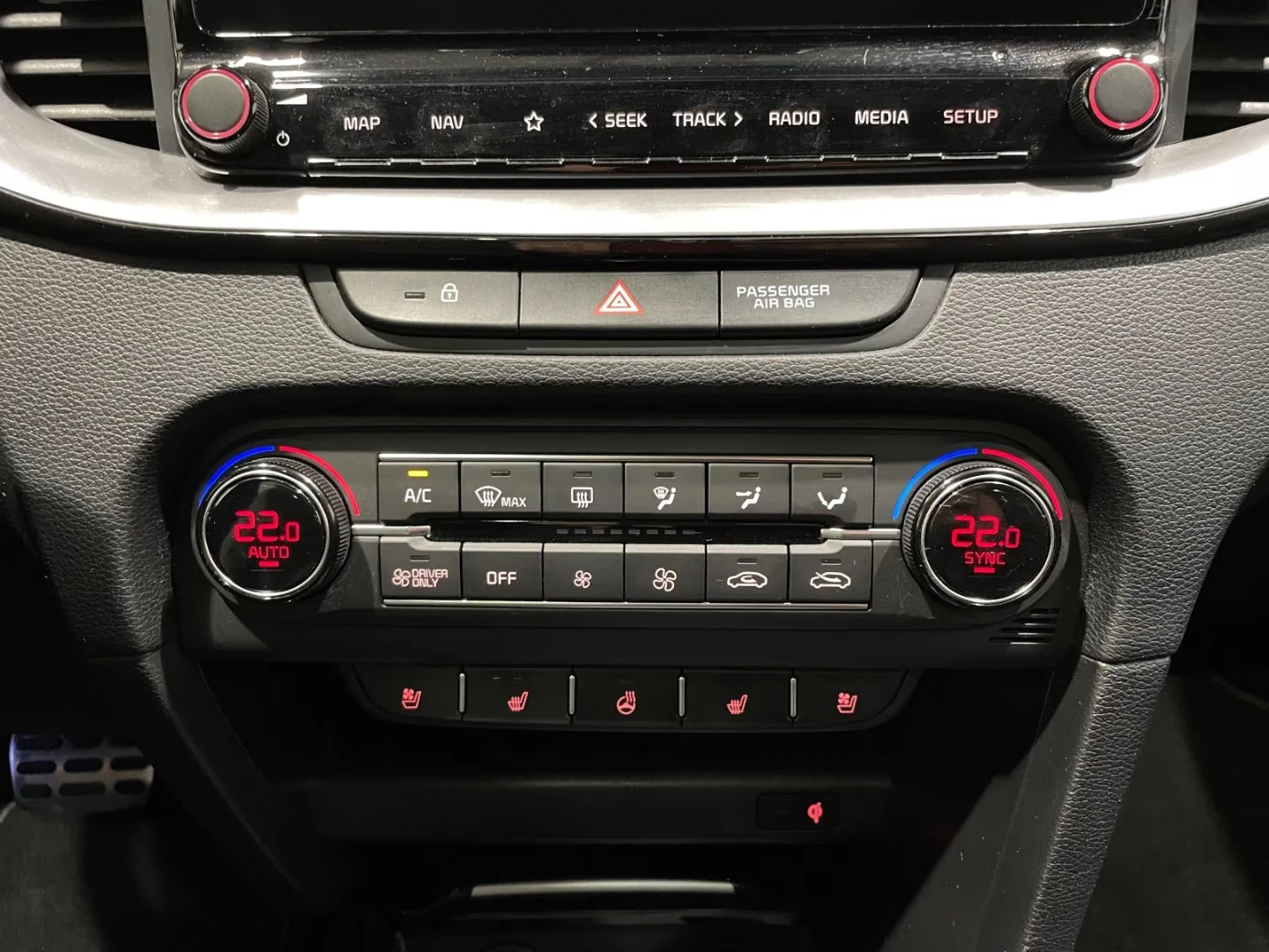 Kia XCeed PHEV/141HP/PLATINUM/PANO/CAM/MEMO/LED/CPLAY/595q, снимка 8 - Автомобили и джипове - 55662704