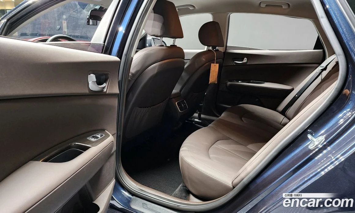 Kia K5 2.0 Noblesse, снимка 12 - Автомобили и джипове - 55669070