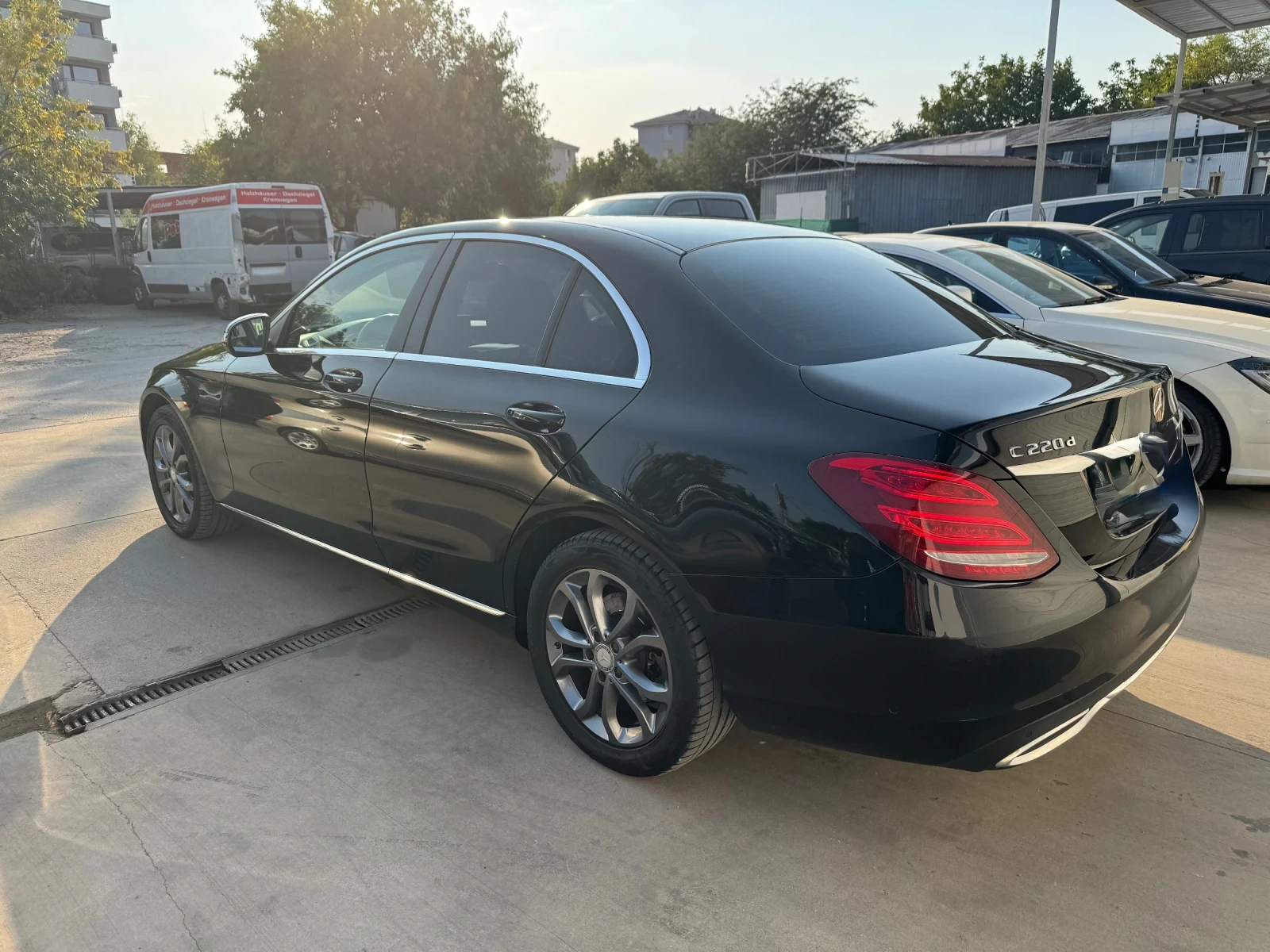 Mercedes-Benz C 220, снимка 3 - Автомобили и джипове - 56066178
