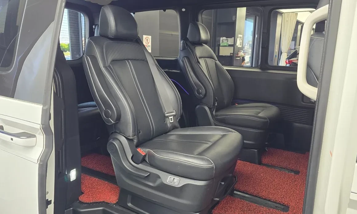 Hyundai Staria ГАЗ* 9 МЕСТЕН* ДВД * 360КАМЕРИ * ПОДГРЕВИ * ОБДУХВ, снимка 16 - Автомобили и джипове - 56361024